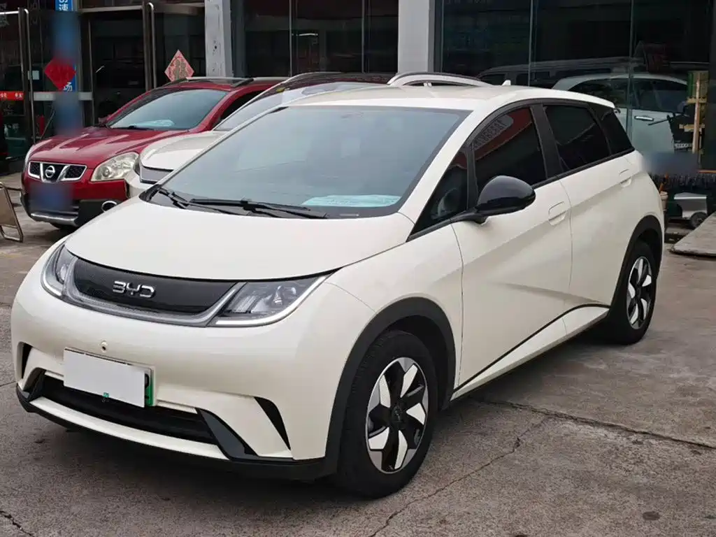 BYD Dolphin 2025