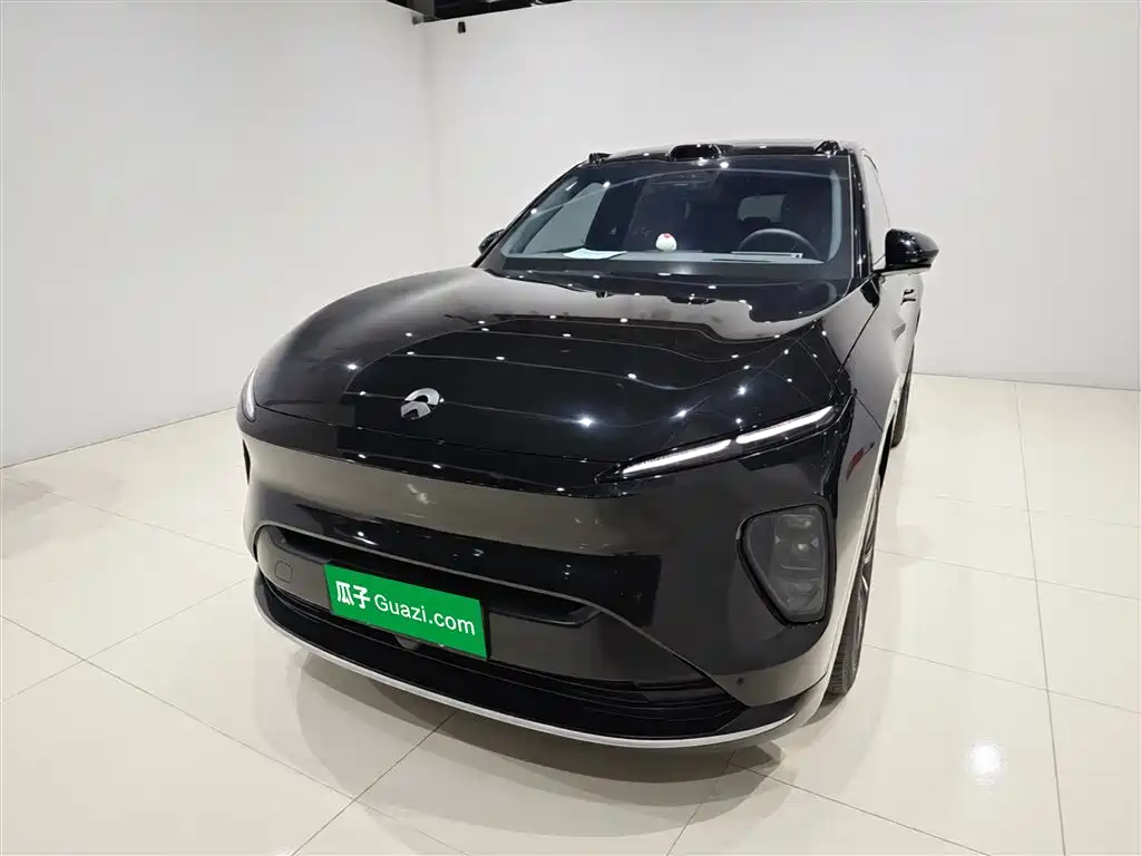 NIO ES8 2024