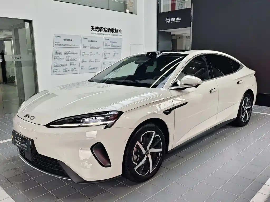 BYD Seal 07 DM-i 2025