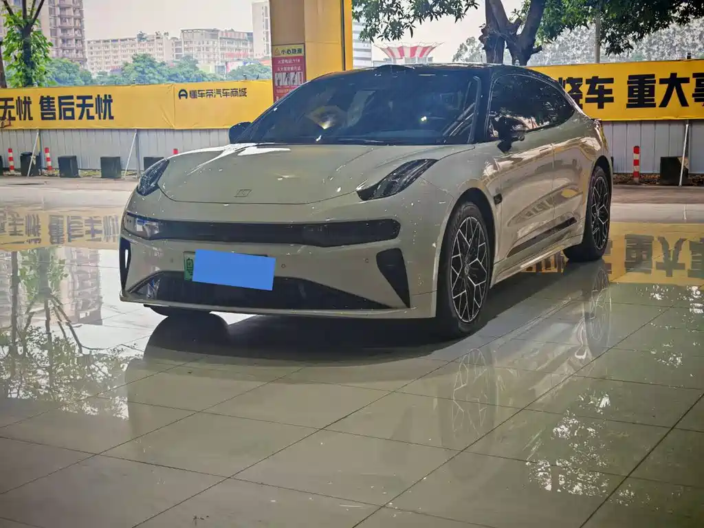 Zeekr 001 2024