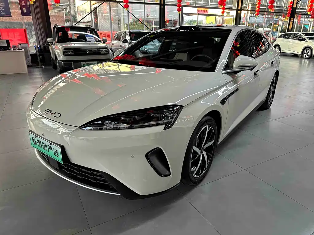 BYD Seal 07 DM-i 2025