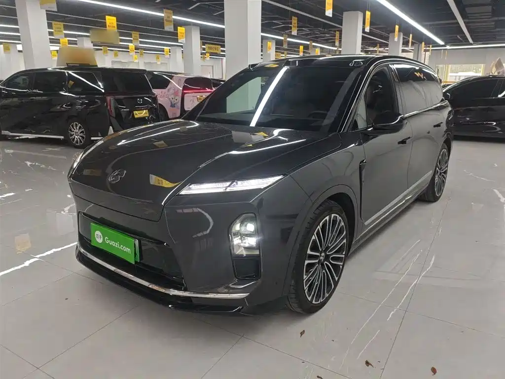 NIO ES8 2025