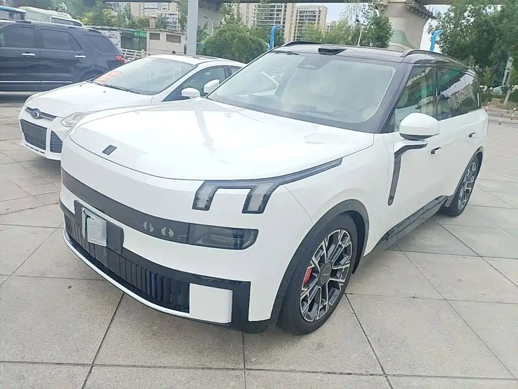 Lynk & Co 900 2026