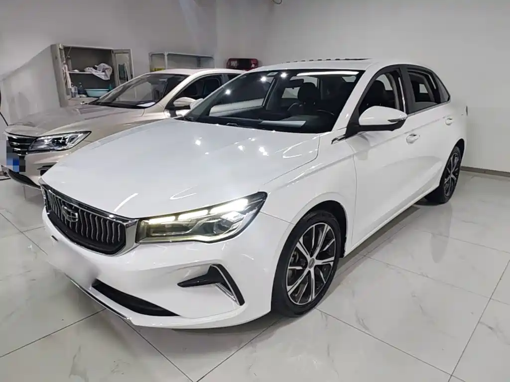 Geely Emgrand 2022