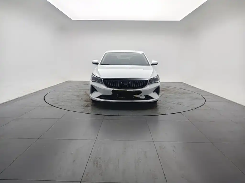 Geely Emgrand 2024