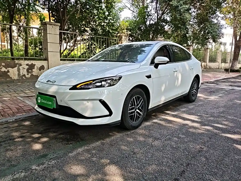 BYD Seal 05 DM-i 2025