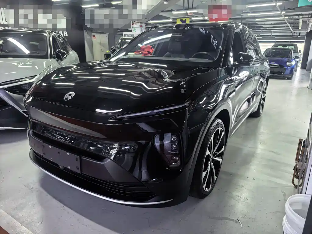 NIO ES8 2023