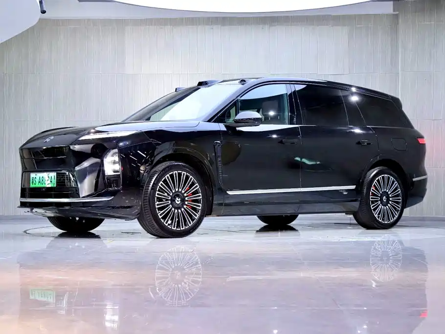 NIO ES8 2025