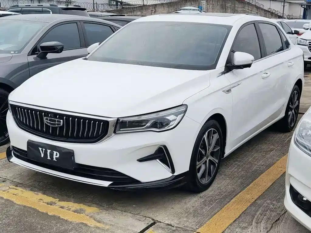 Geely Emgrand 2022