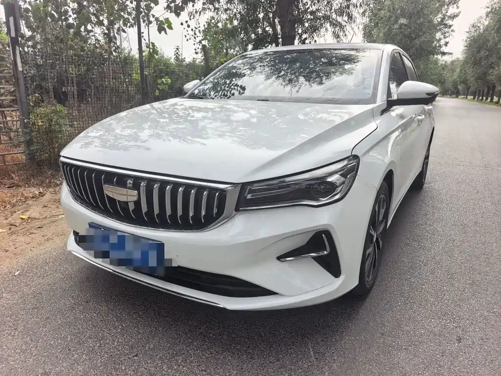 Geely Emgrand 2024