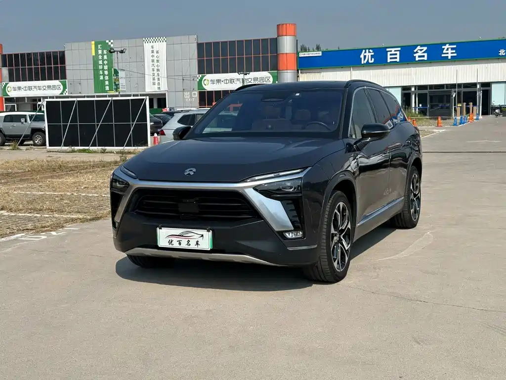 NIO ES8 2021