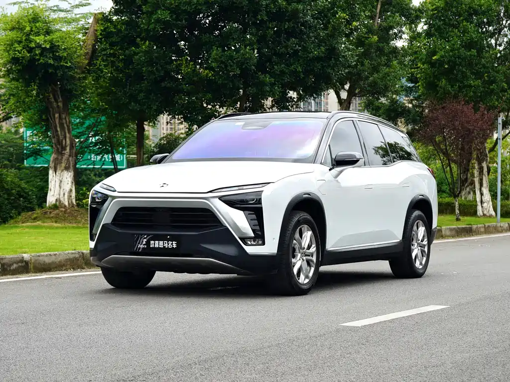 NIO ES8 2021