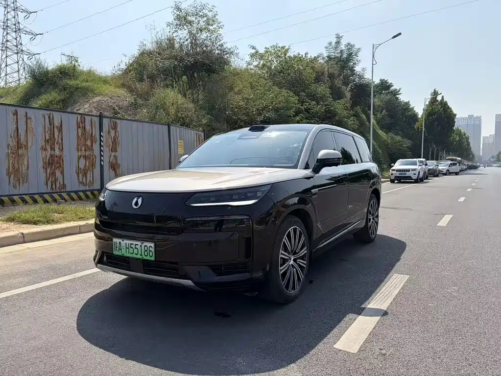 Denza Denza N9 2025