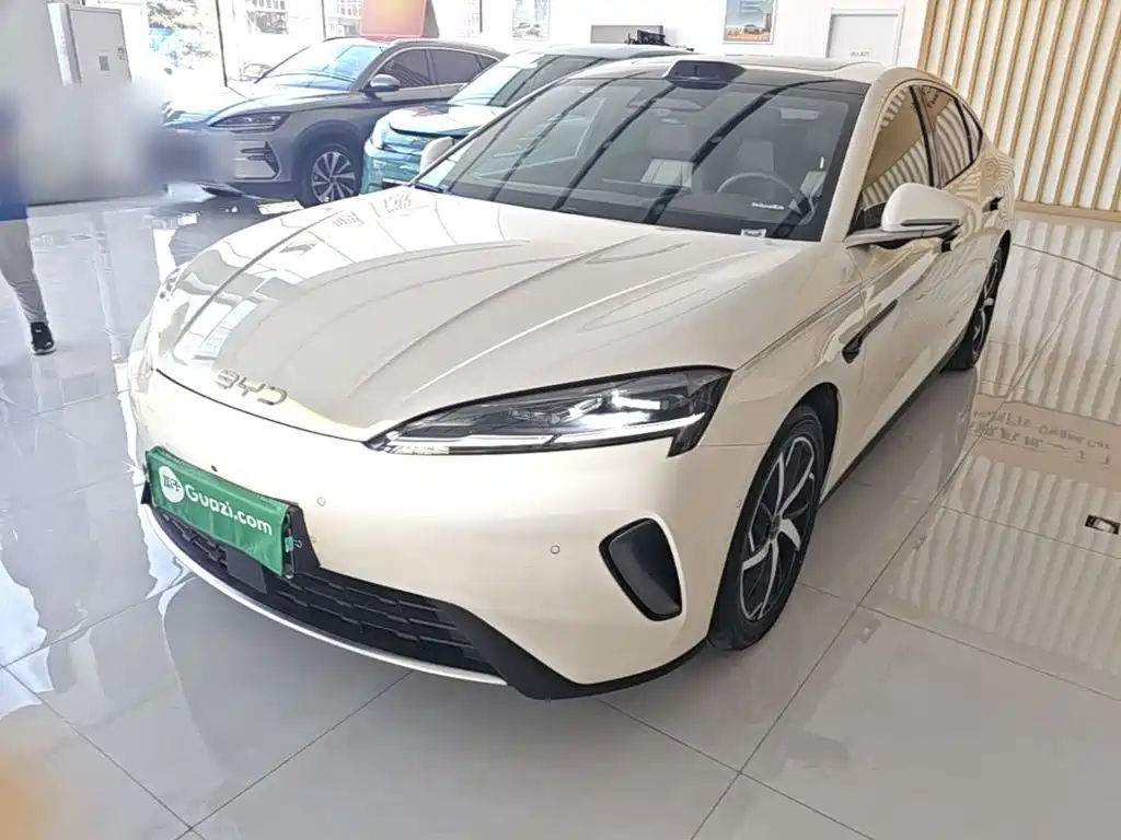 BYD Seal 07 DM-i 2025