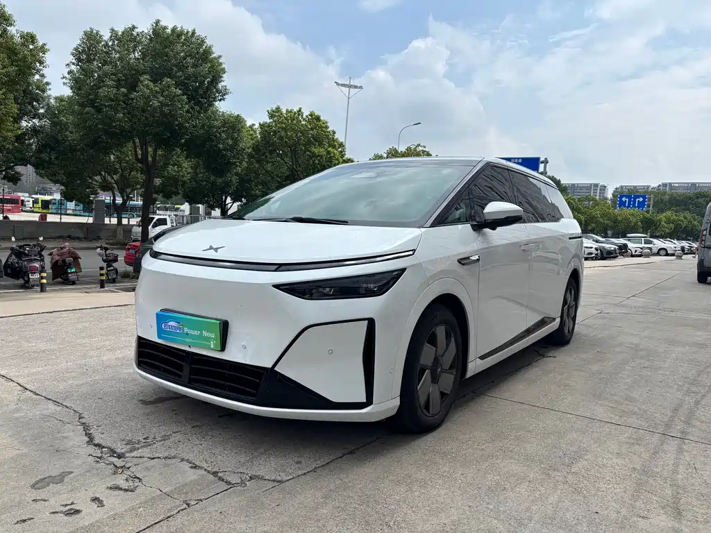 XPENG X9 2026