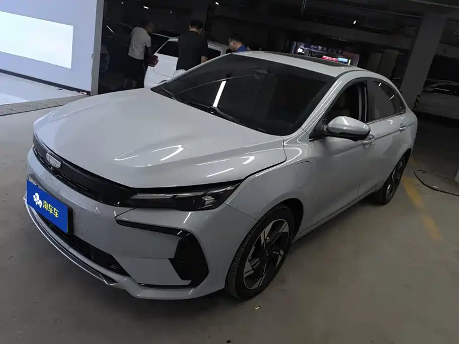 Geely L HiP 2024