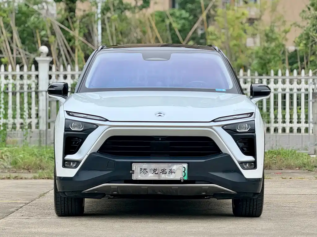 NIO ES8 2018