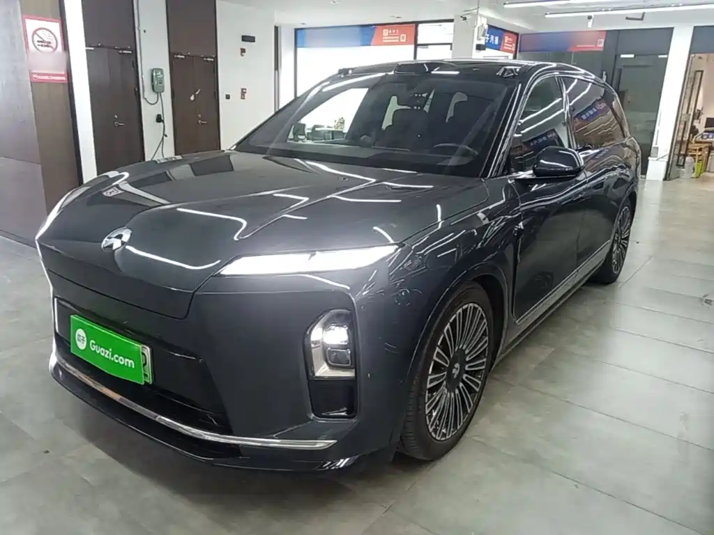 NIO ES8 2025