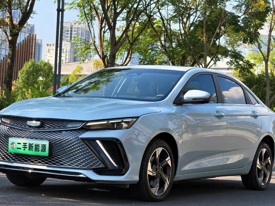Geely L HiP 2022