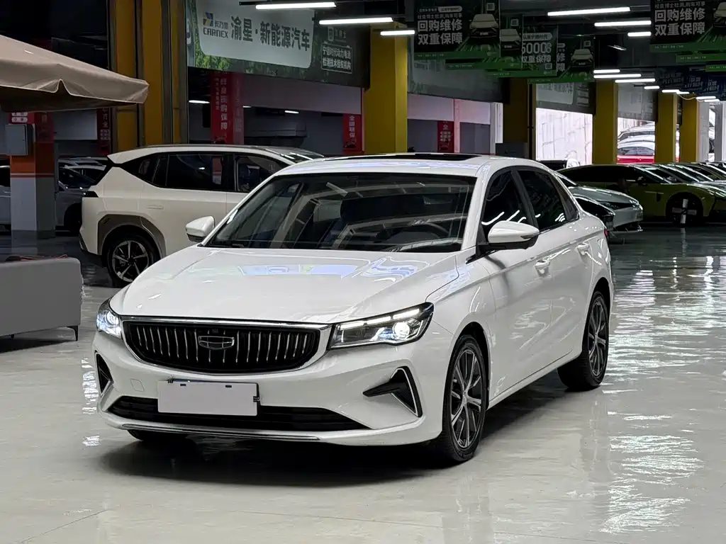 Geely Emgrand 2023