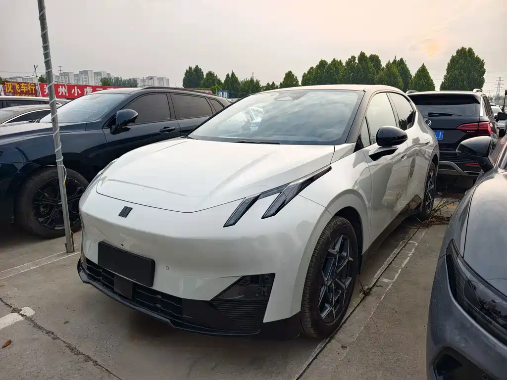 Lynk & Co Z20 2025