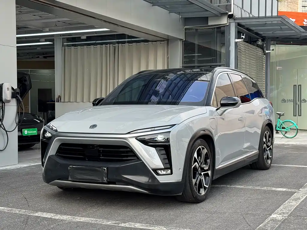 NIO ES8 2021