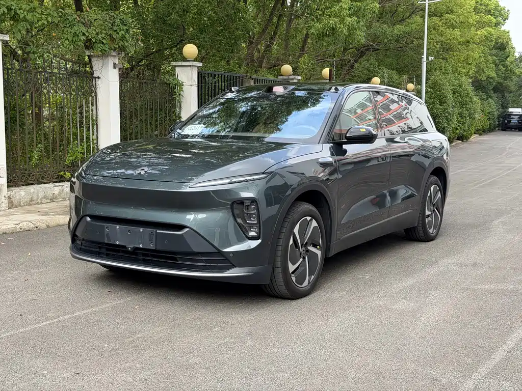 NIO ES8 2023