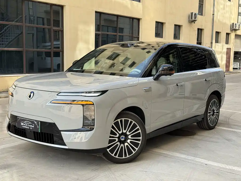 Denza Denza N8L 2025