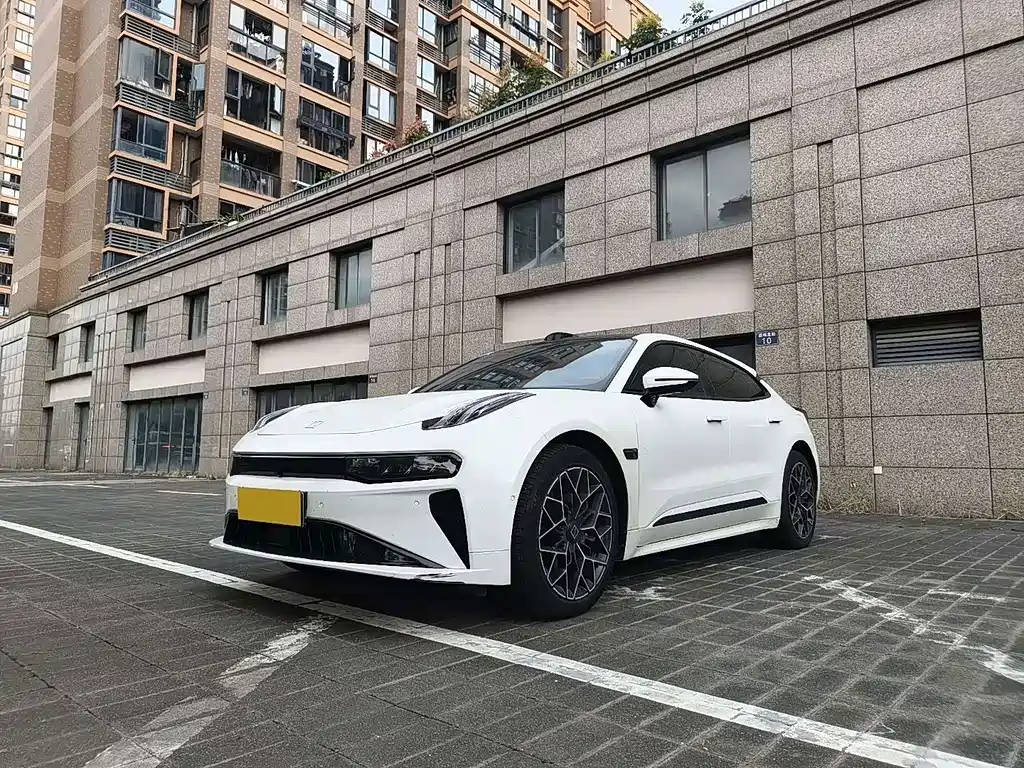 Zeekr 001 2024
