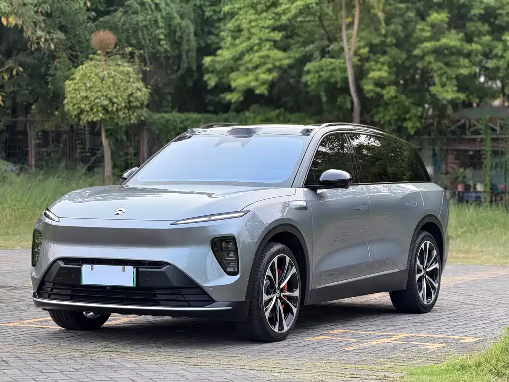 NIO ES8 2024