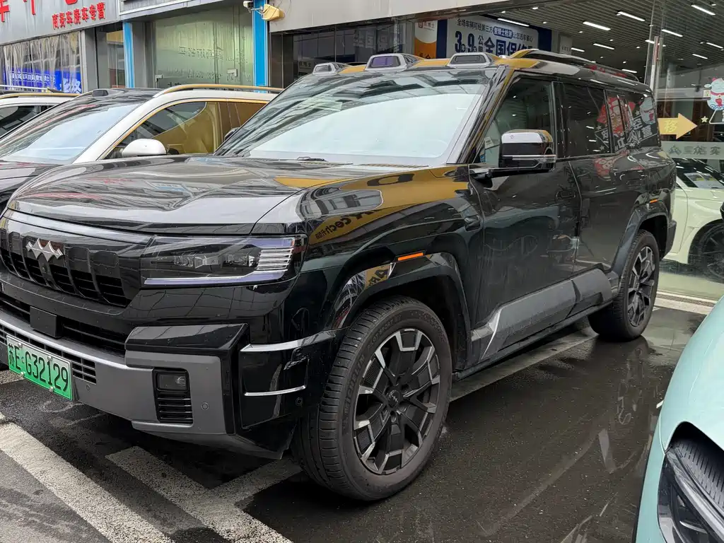 Fang Cheng Bao Leopard 8 2025