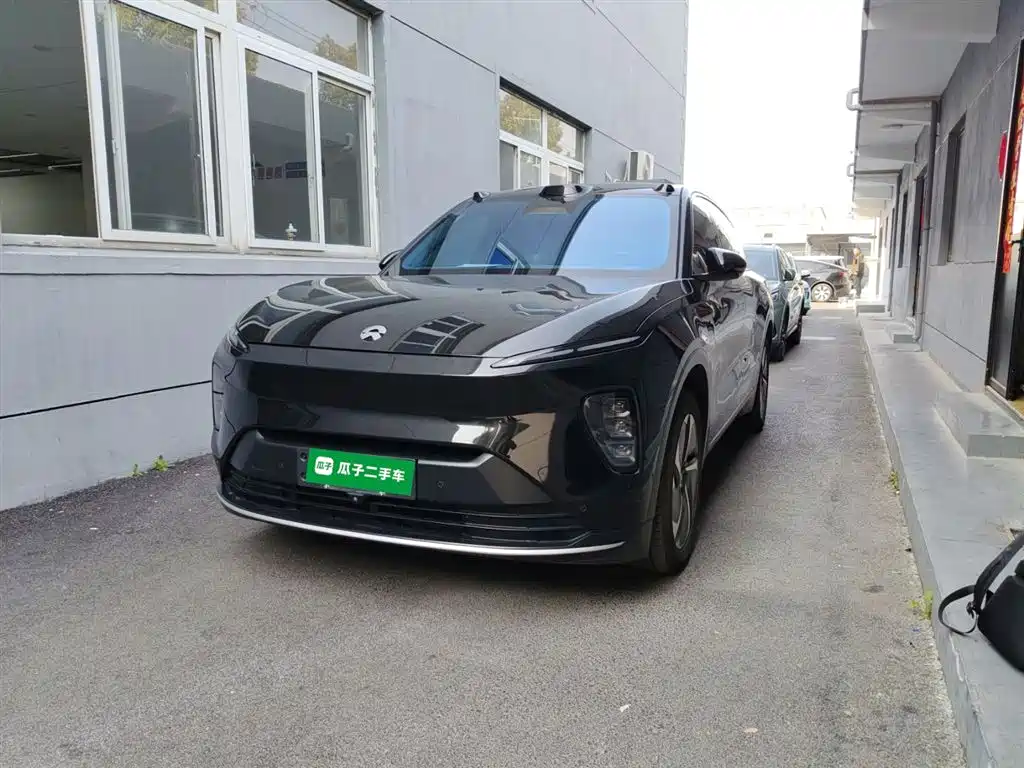 NIO ES8 2024