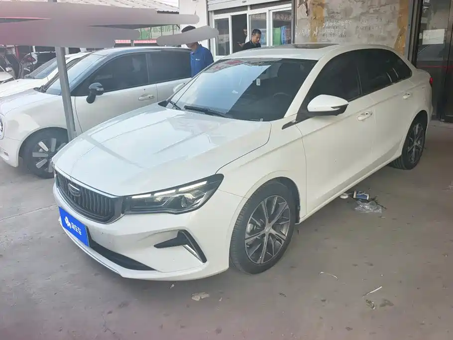 Geely Emgrand 2024