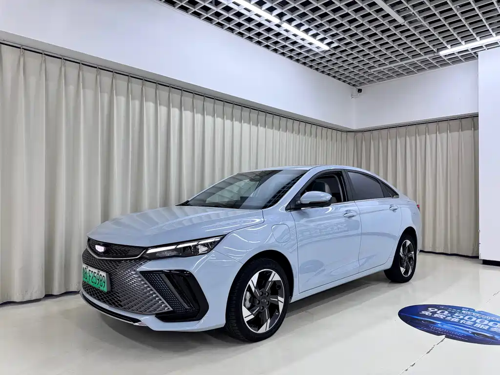 Geely L HiP 2022