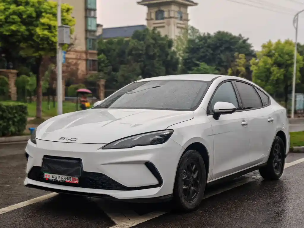 BYD Seal 05 DM-i 2025