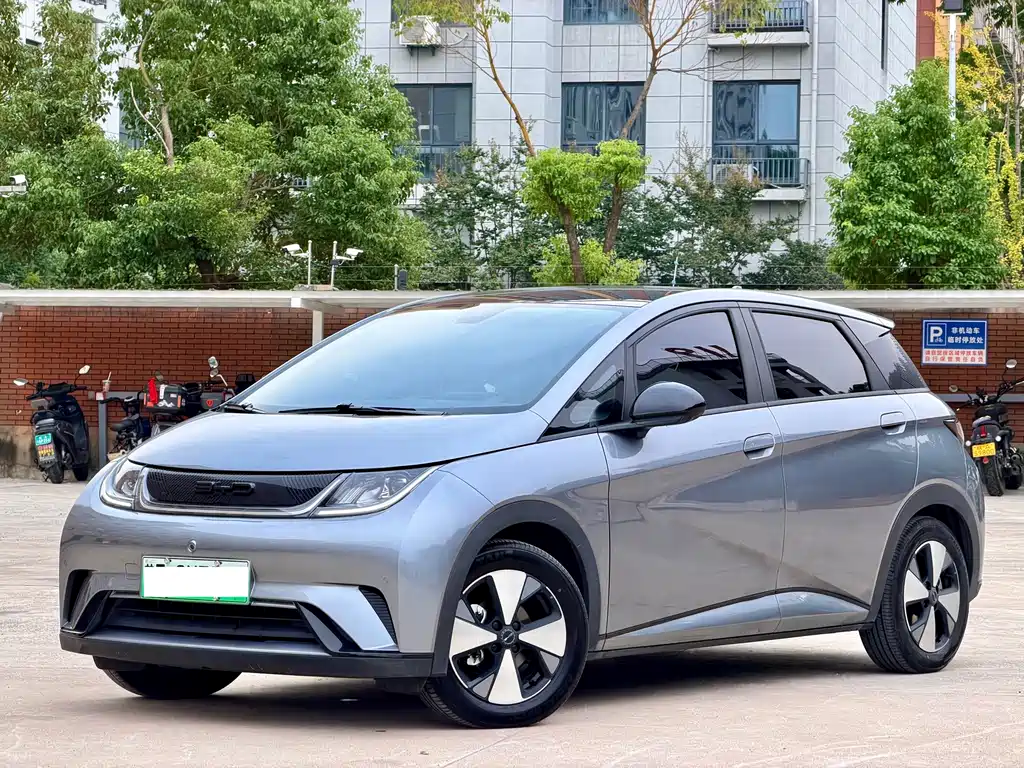 BYD Dolphin 2023
