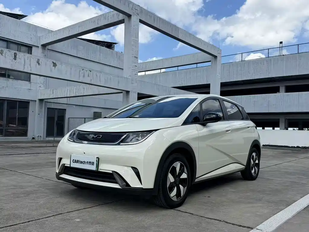 BYD Dolphin 2024