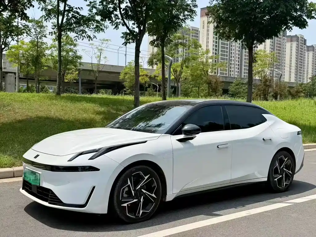 Lynk & Co 07 EM-P 2024