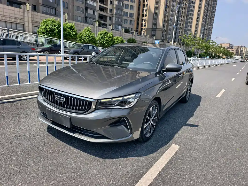 Geely Emgrand 2021