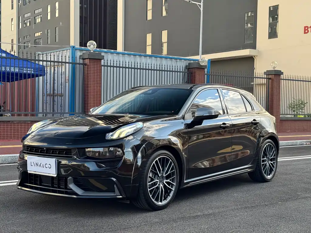 Lynk & Co 02 Hatchback 2021