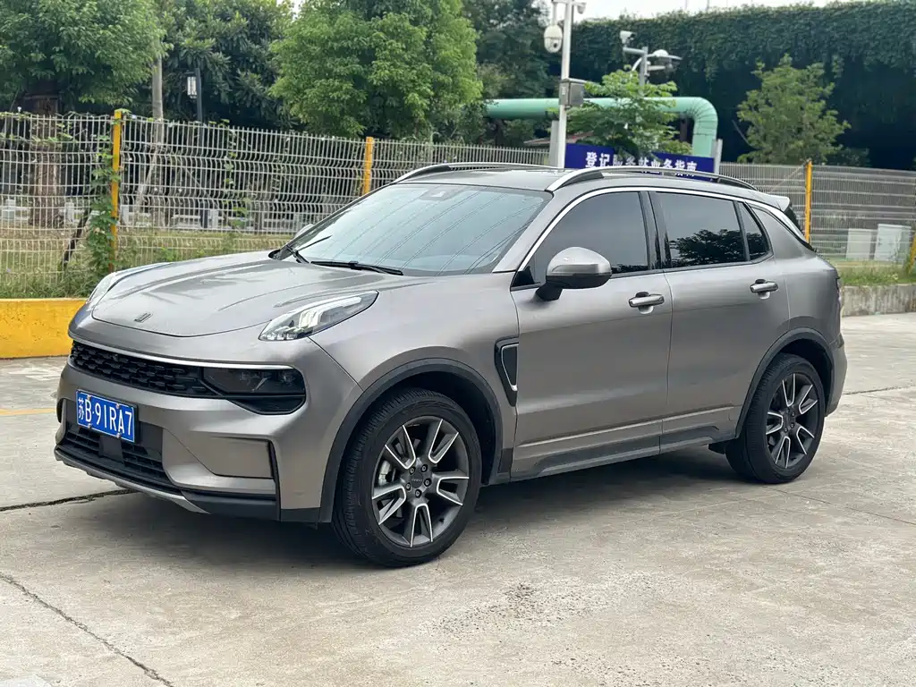 Lynk & Co 01 2022