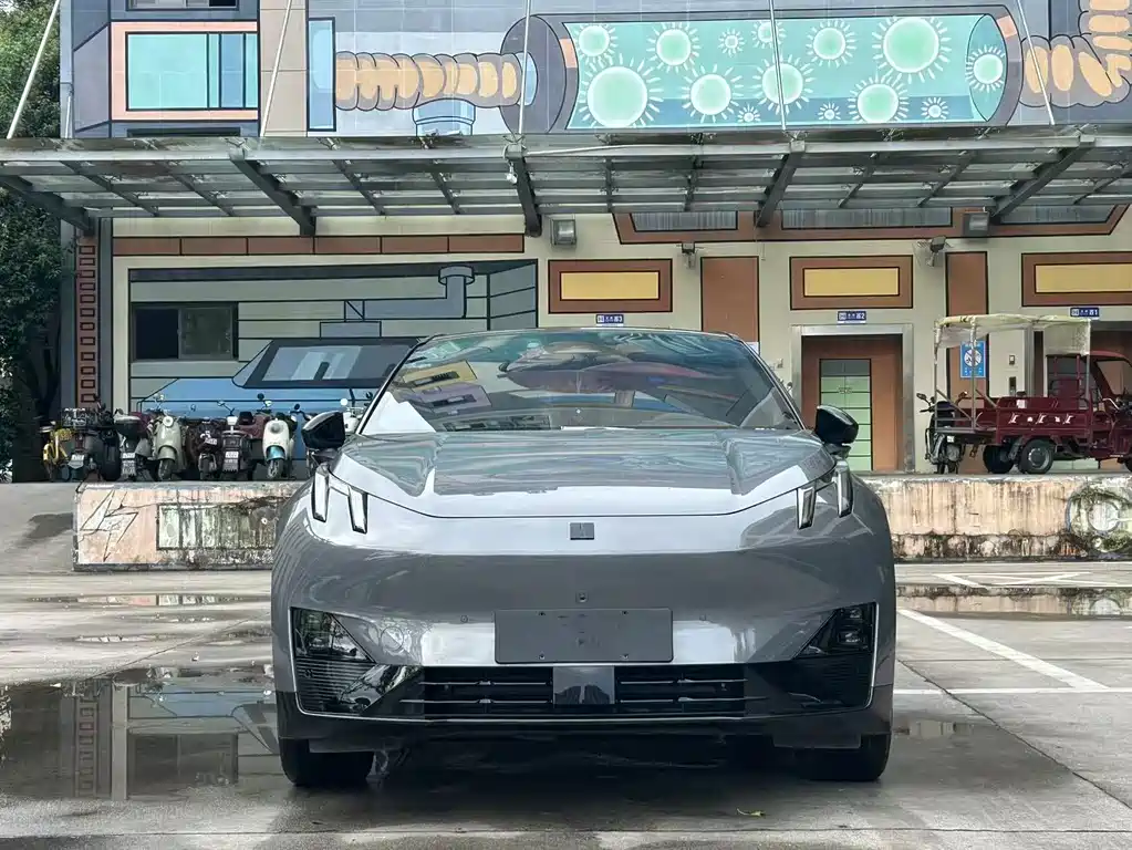 Lynk & Co Z20 2024