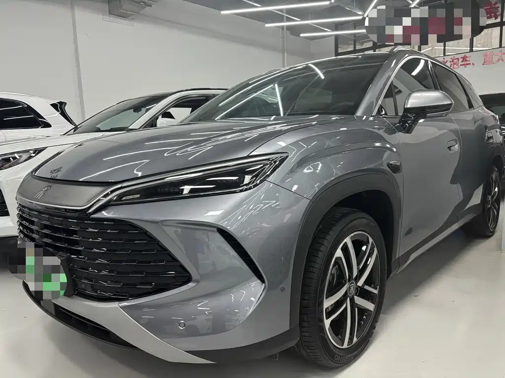 BYD L DM-i 2025