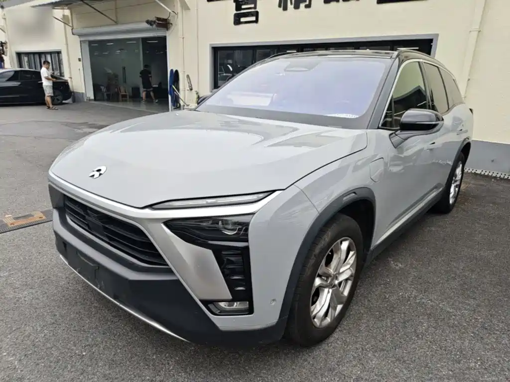NIO ES8 2021
