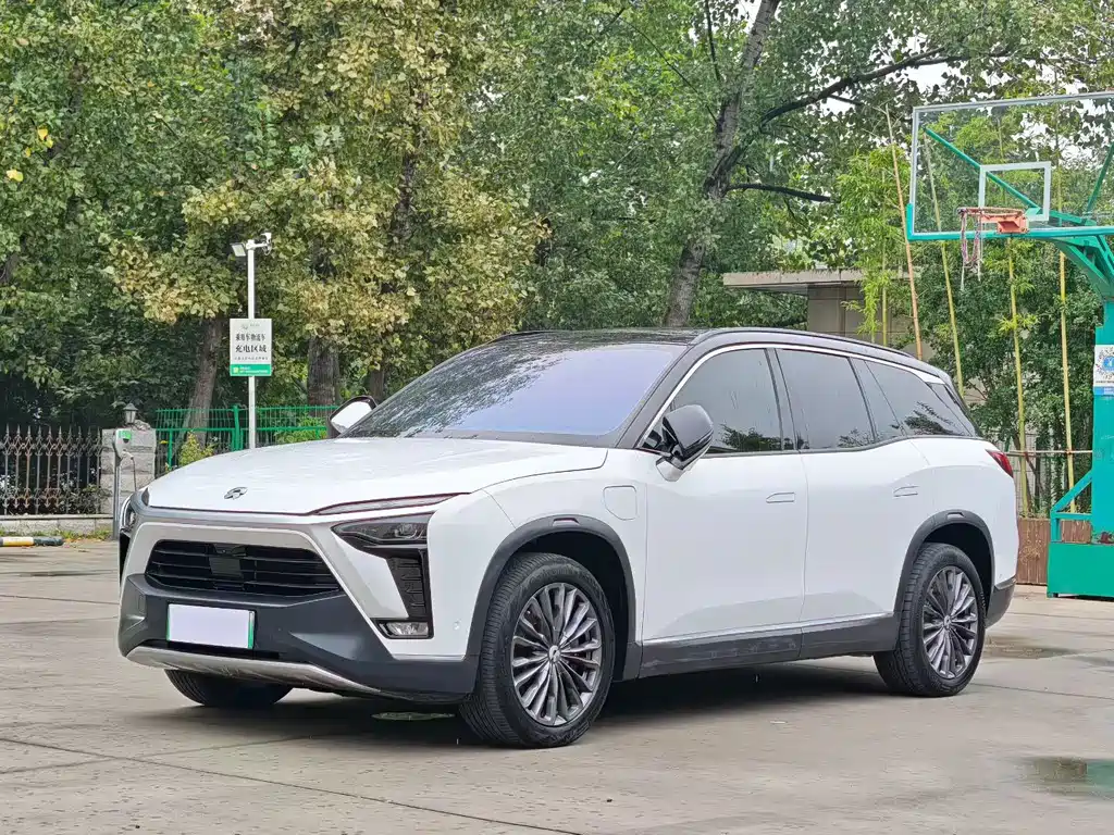 NIO ES8 2022