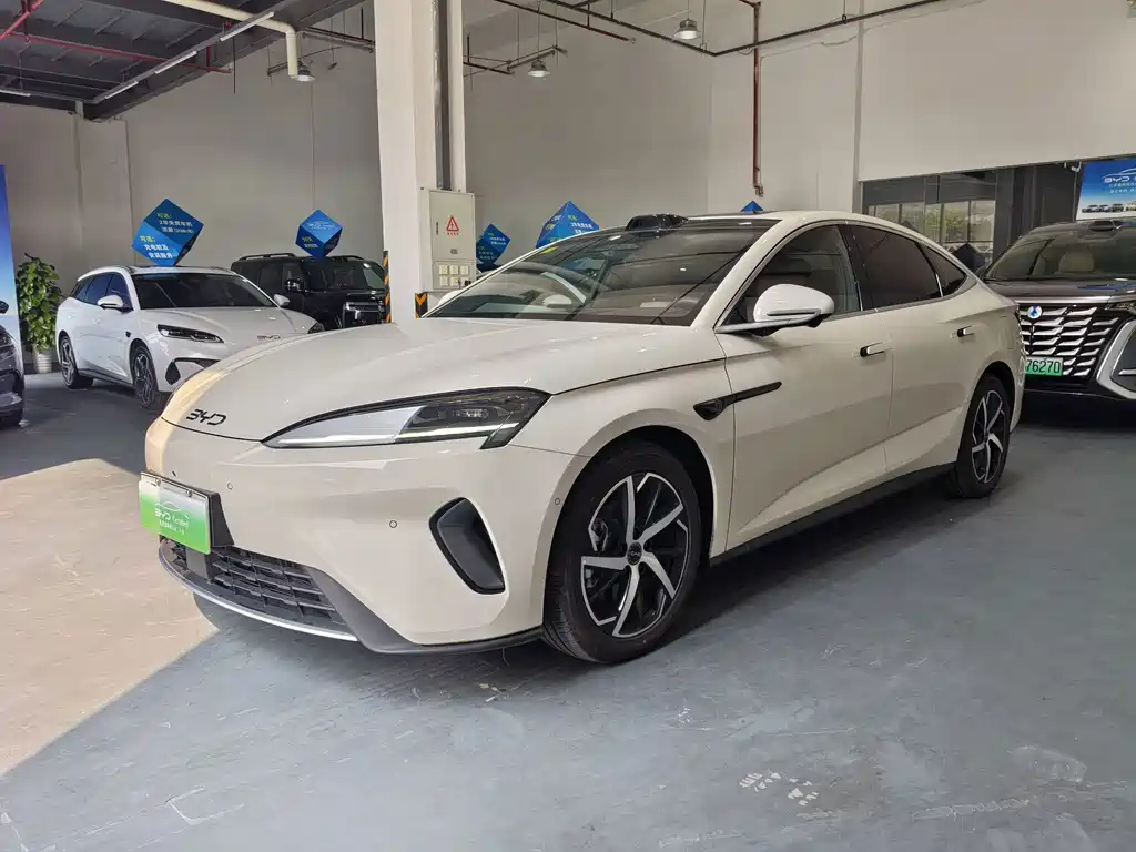 BYD Seal 07 DM-i 2025