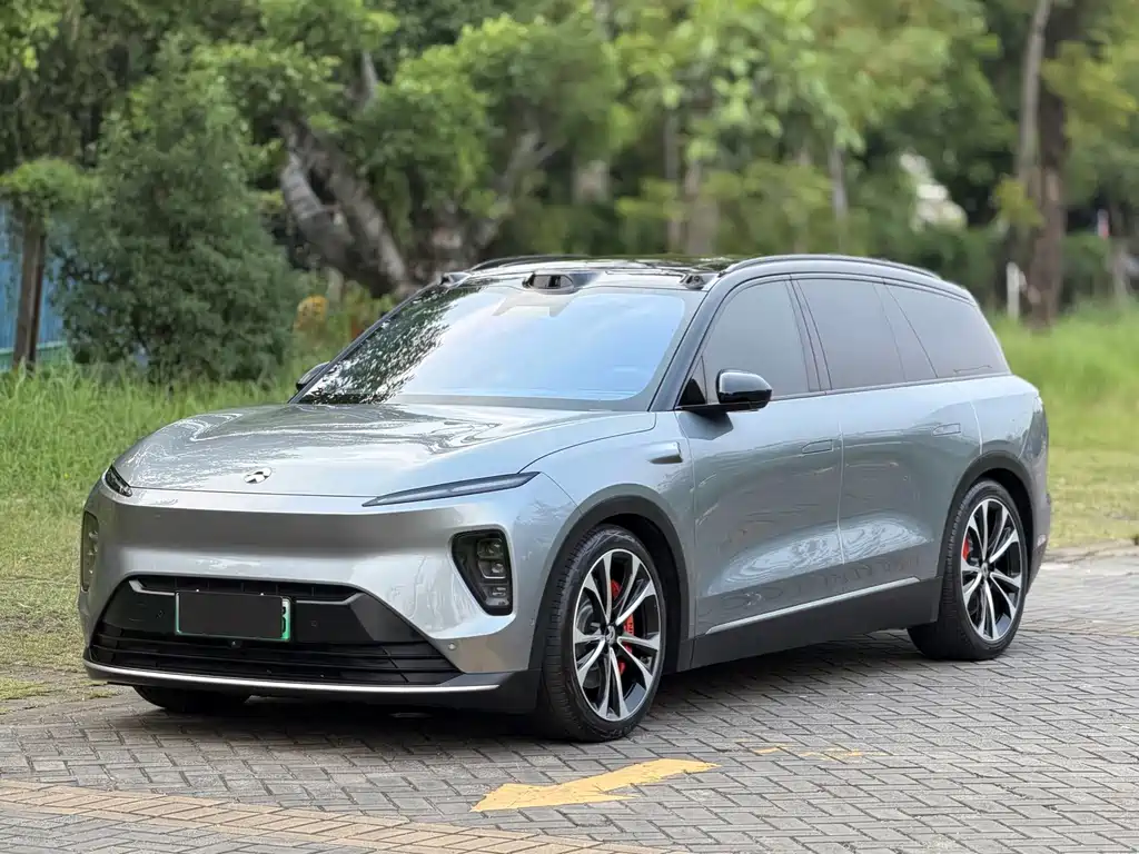 NIO ES8 2024