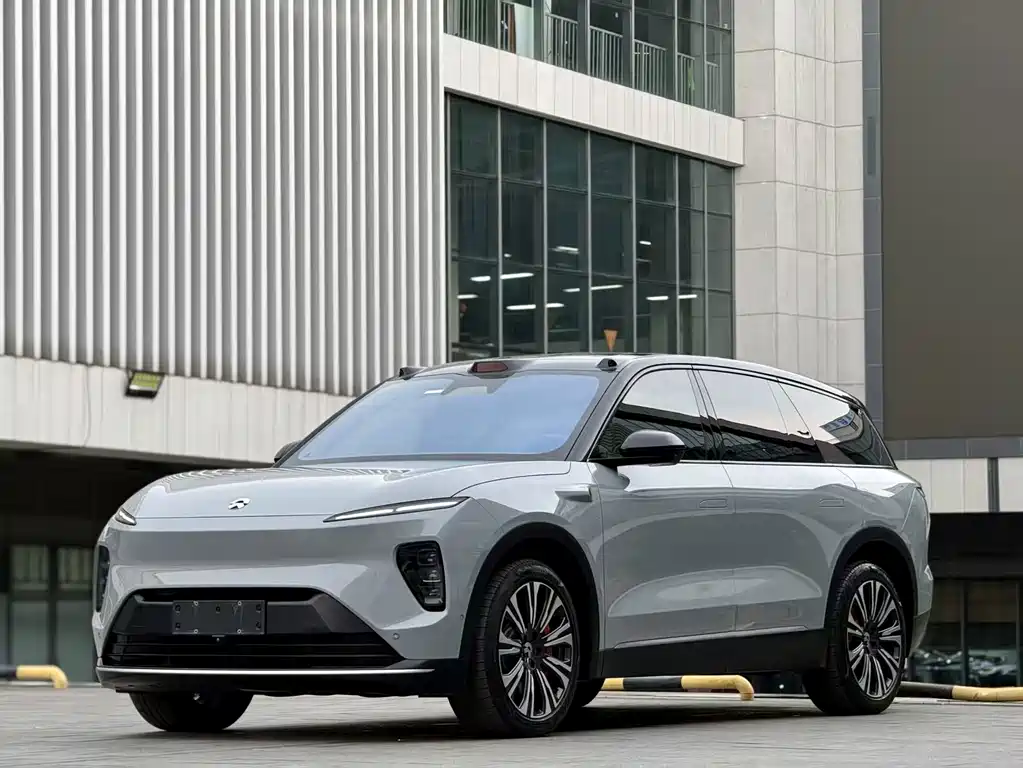 NIO ES8 2023
