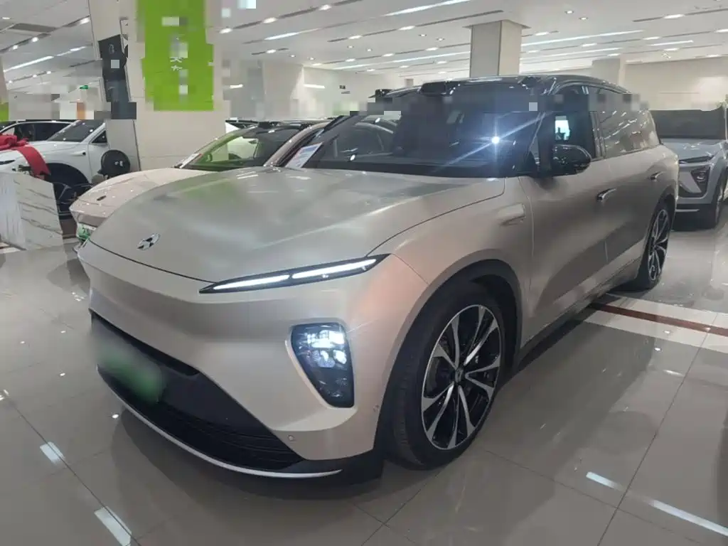 NIO ES8 2025