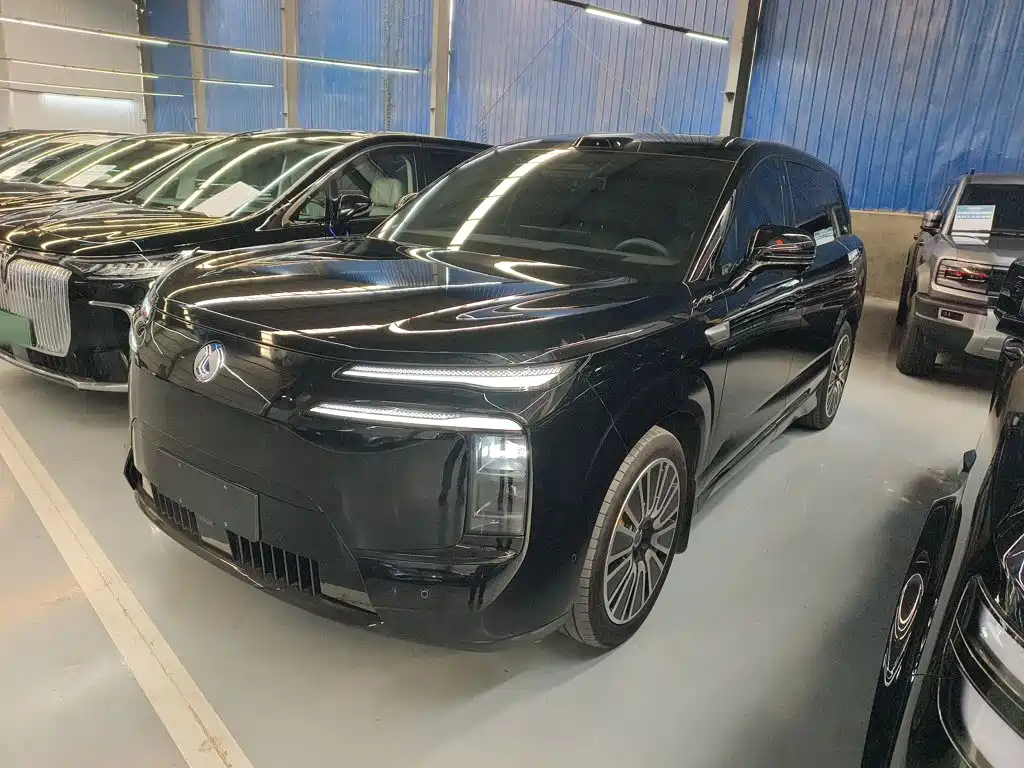 Denza Denza N8L 2025